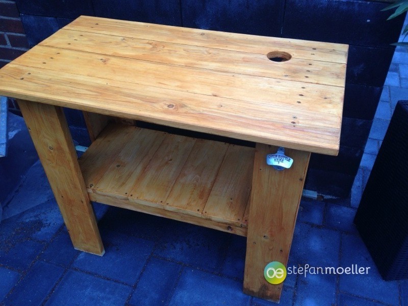 Holztisch für den Garten selber bauen